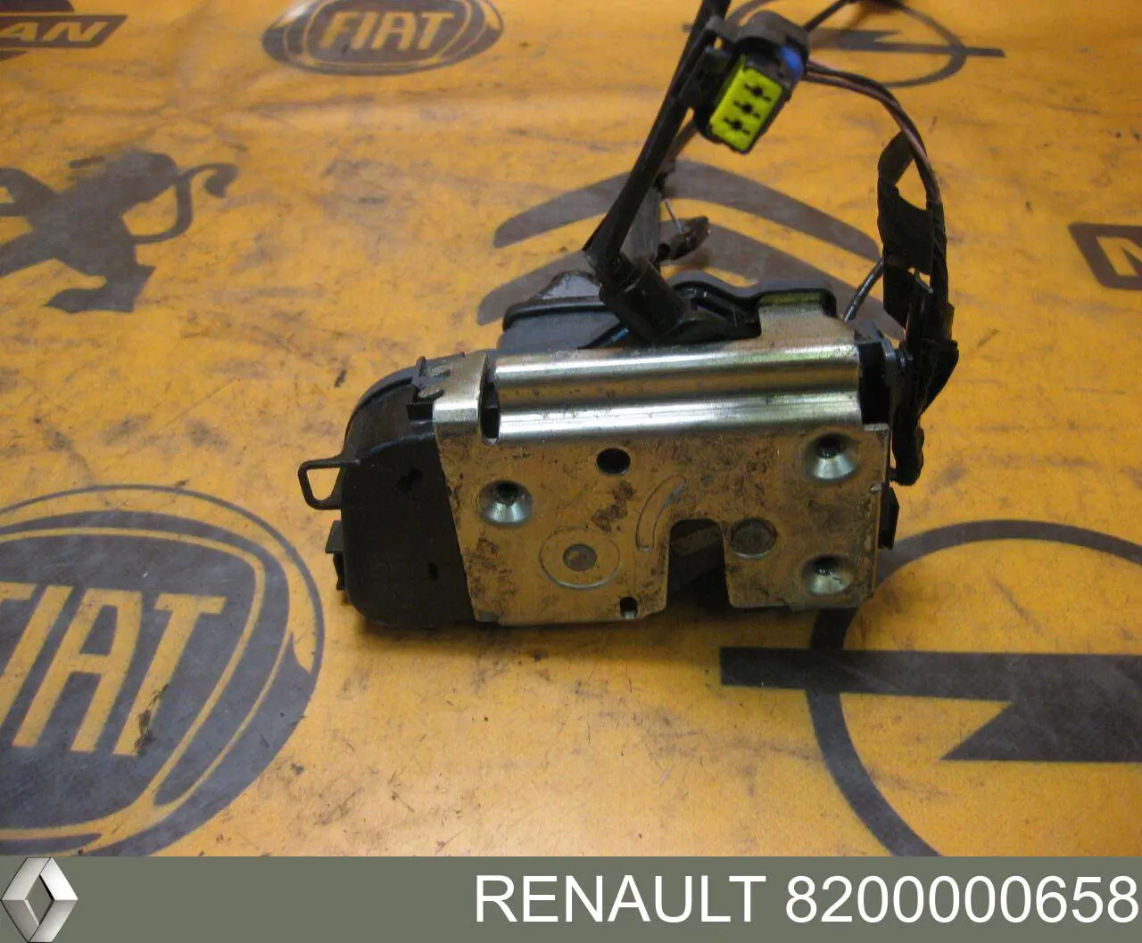 Cerradura de la puerta trasera derecha Renault (RVI) 8200000658 precio, desde 42,11 EUR