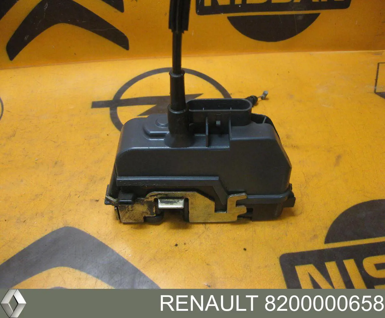 Comprar 8200000658 Renault (RVI) Cerradura de la puerta trasera derecha