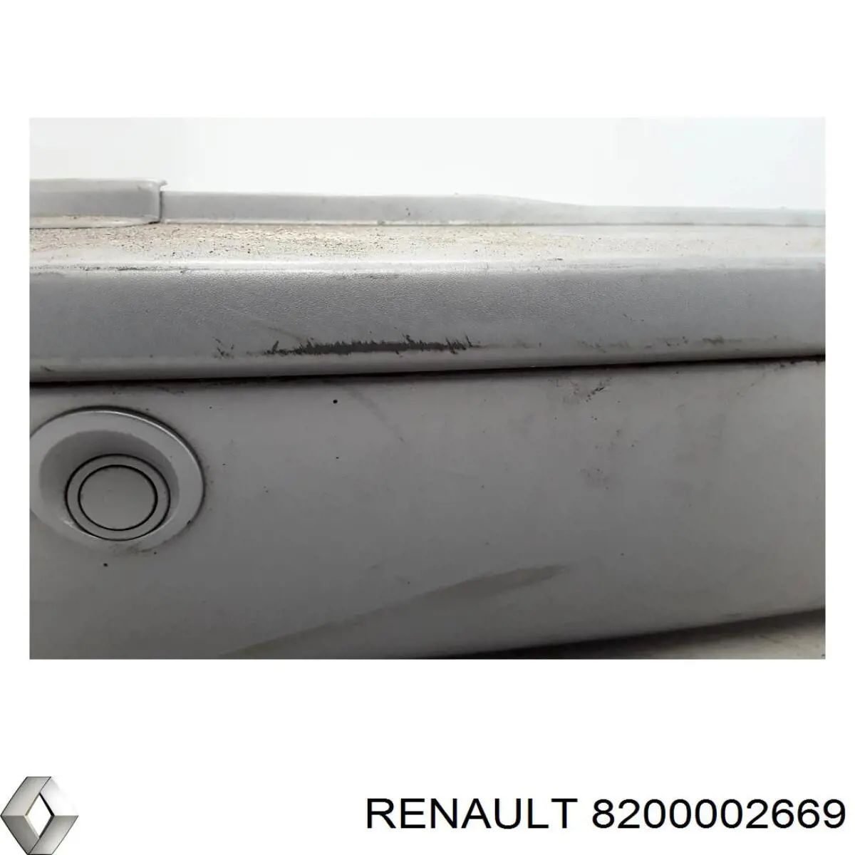 Parachoques trasero 8200002669 Renault (RVI)