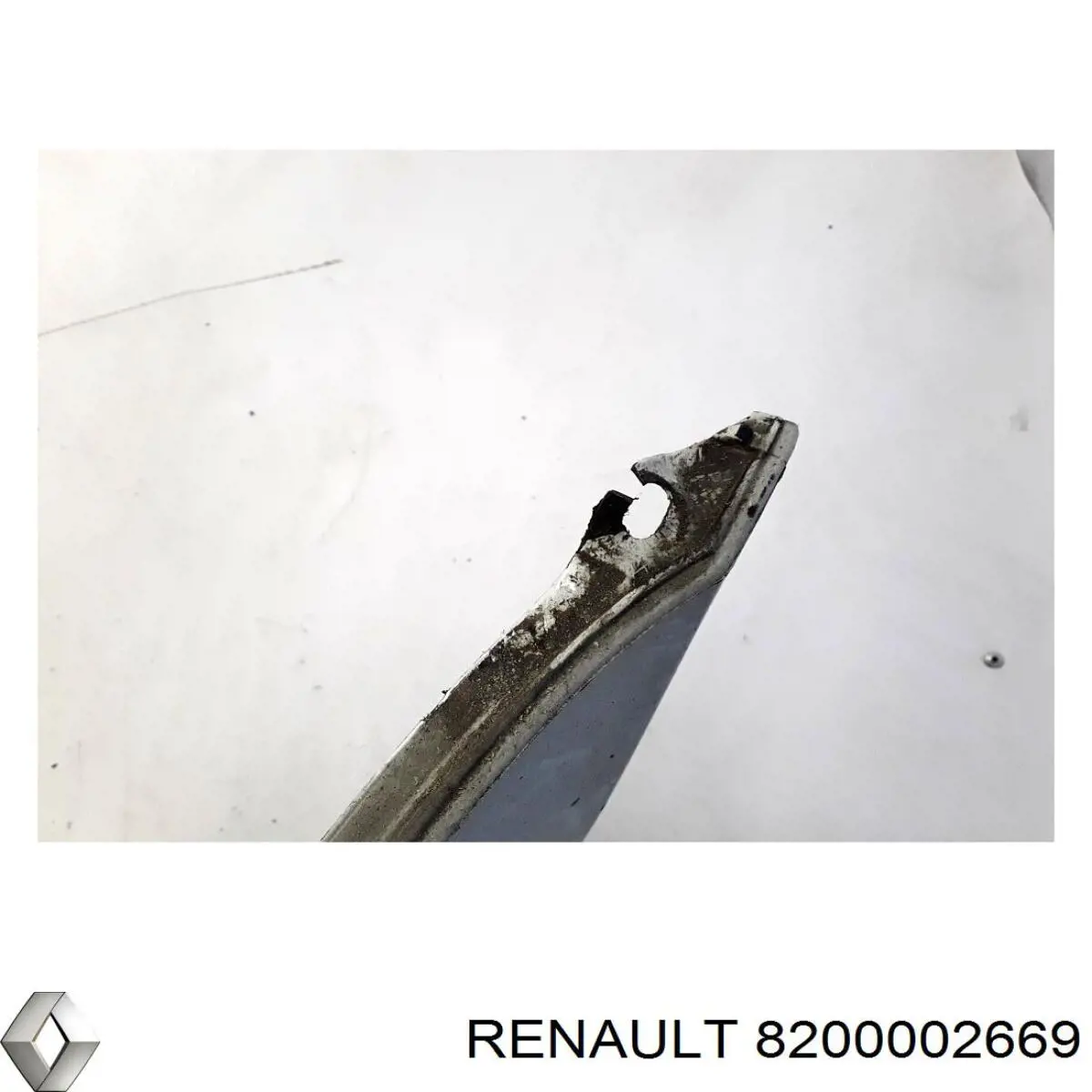 Paragolpes trasero Renault (RVI) 8200002669