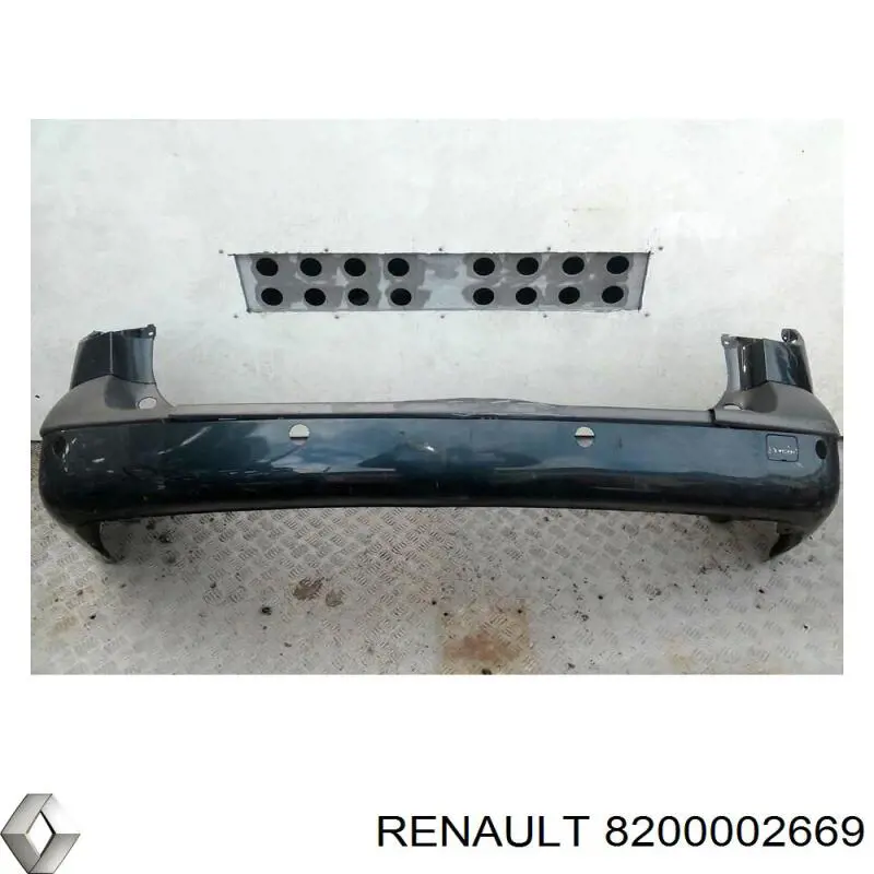 Paragolpes Renault (RVI) 8200002669 precio, desde 145,20 EUR