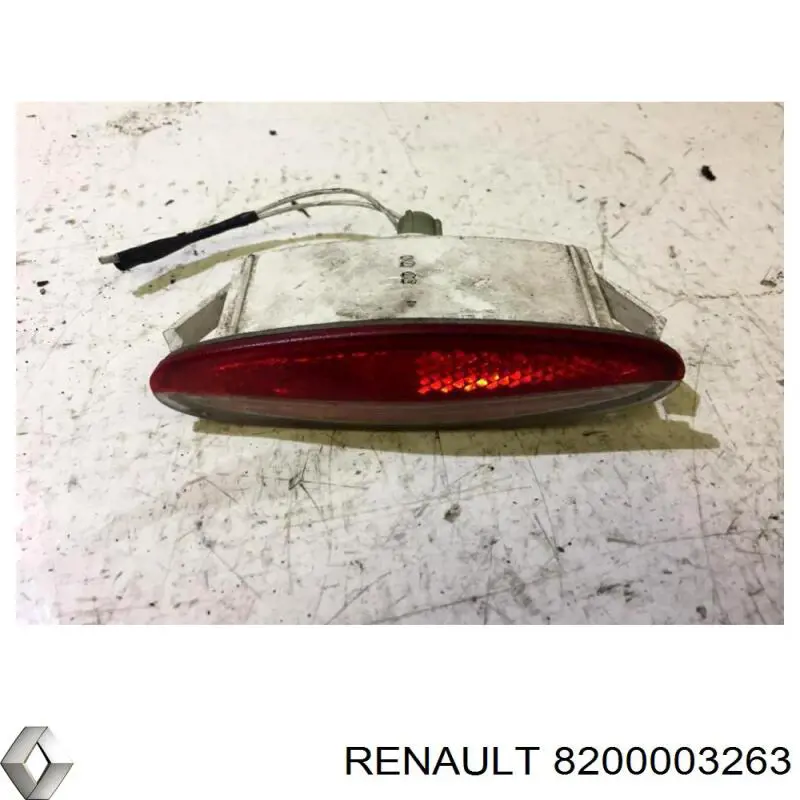 Luz de techo interior (cabina) 8200003263 Renault (RVI)