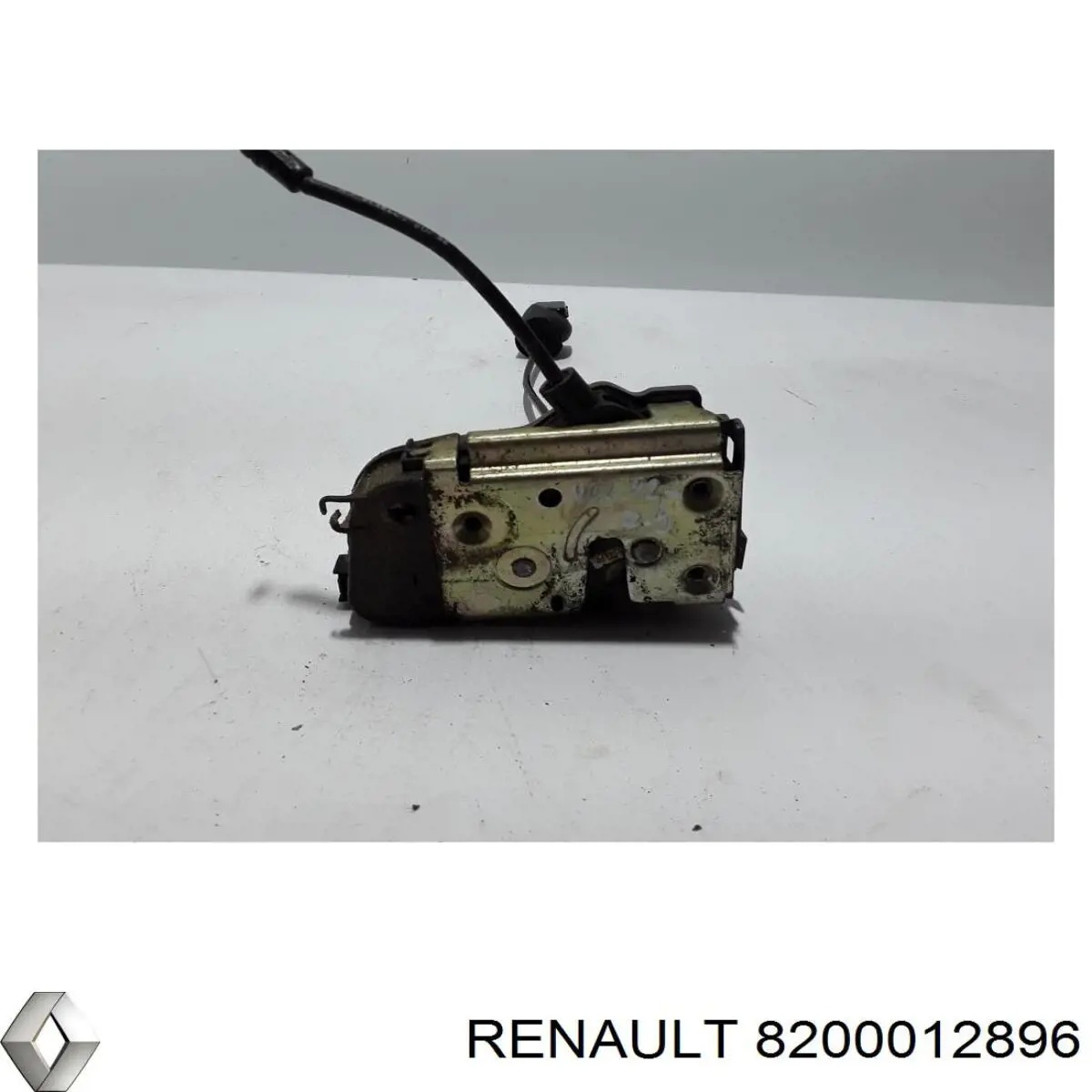 8200012896 Renault (RVI) cerradura de puerta trasera derecha