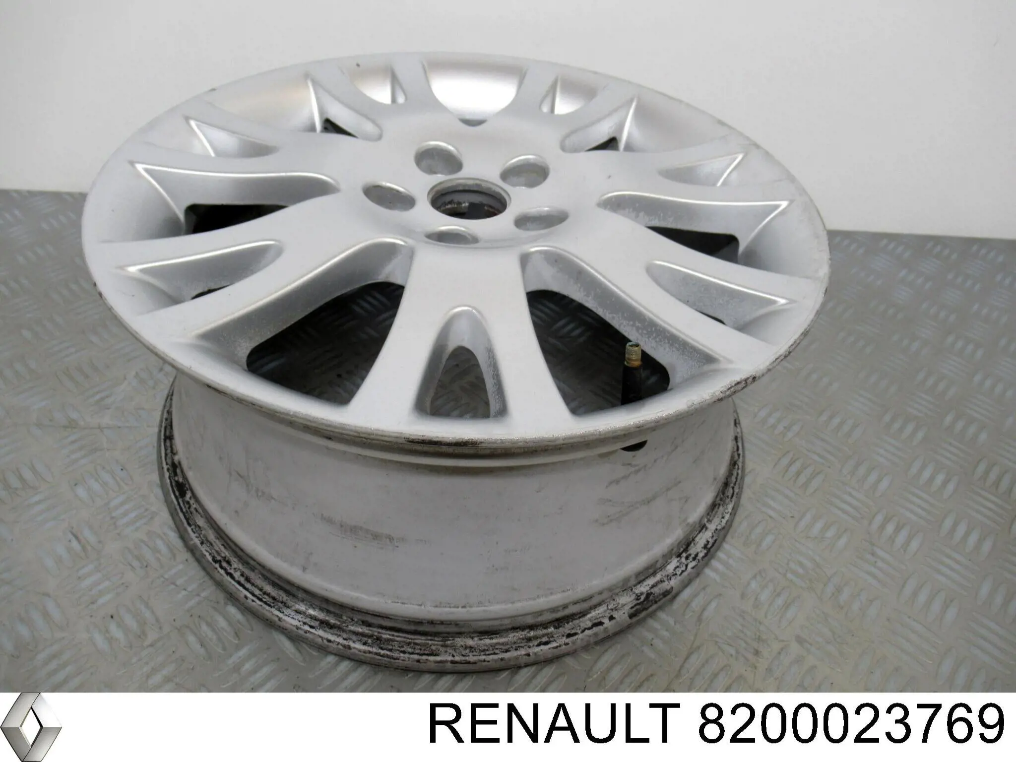 Rines Renault (RVI) 8200023769 precio, desde 103,09 EUR