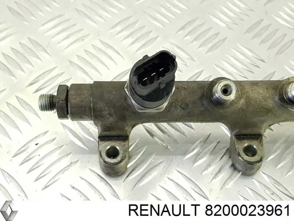 8200023961 Renault (RVI) rampa de inyectores