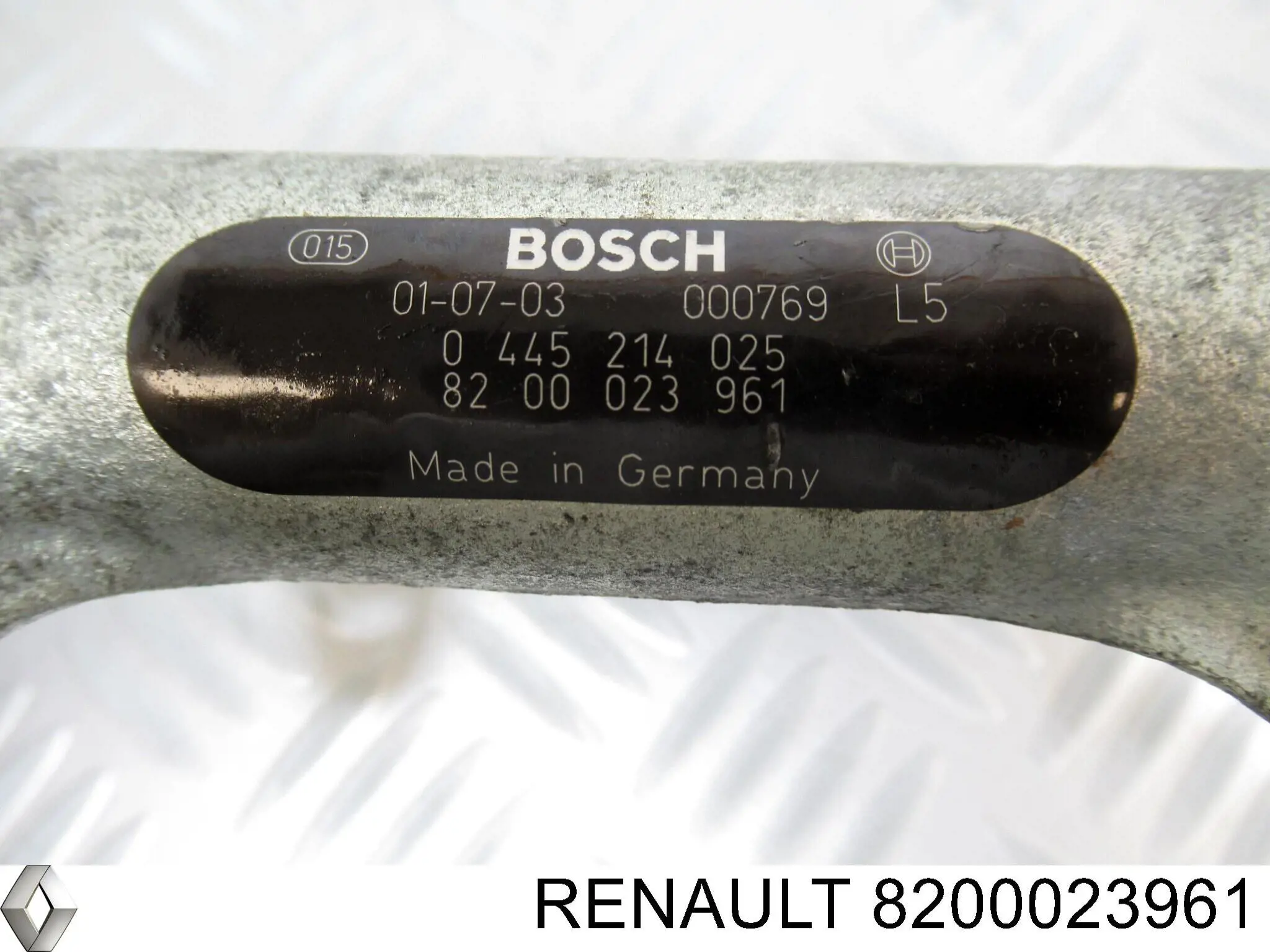 Comprar 8200023961 Renault (RVI) Rampa de combustible