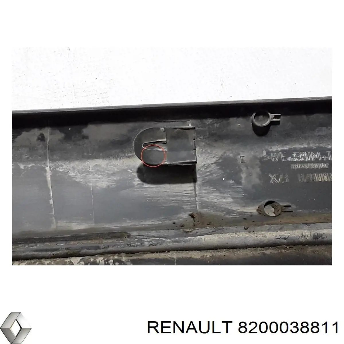 8200038811 Renault (RVI) revestimiento inferior de la puerta trasera derecha