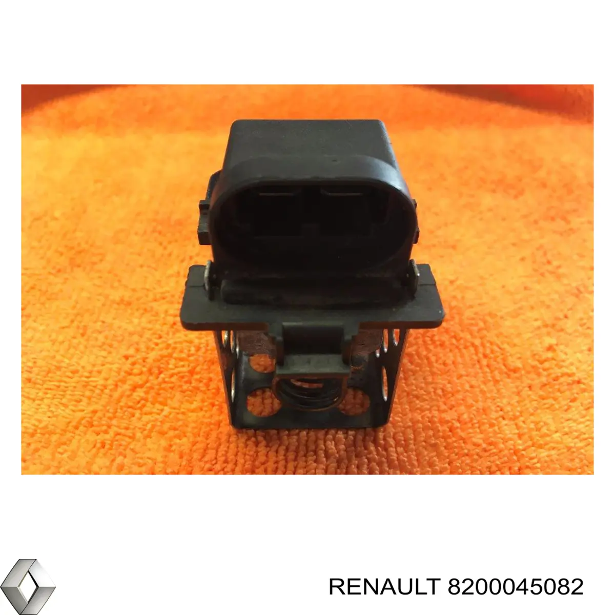 Comprar 8200045082 Renault (RVI) Regulador de velocidad del ventilador de refrigeración (unidad de control)