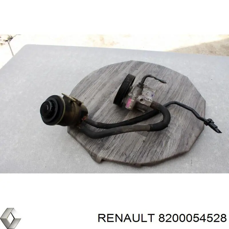 Bomba de dirección 8200054528 Renault (RVI)
