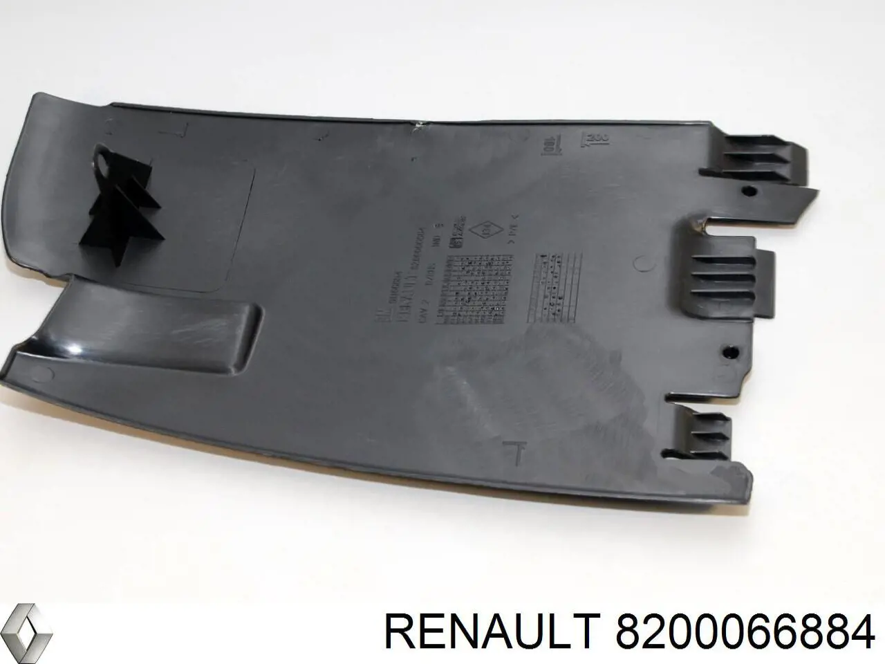 8200066884 Renault (RVI) cubierta, parachoques trasero