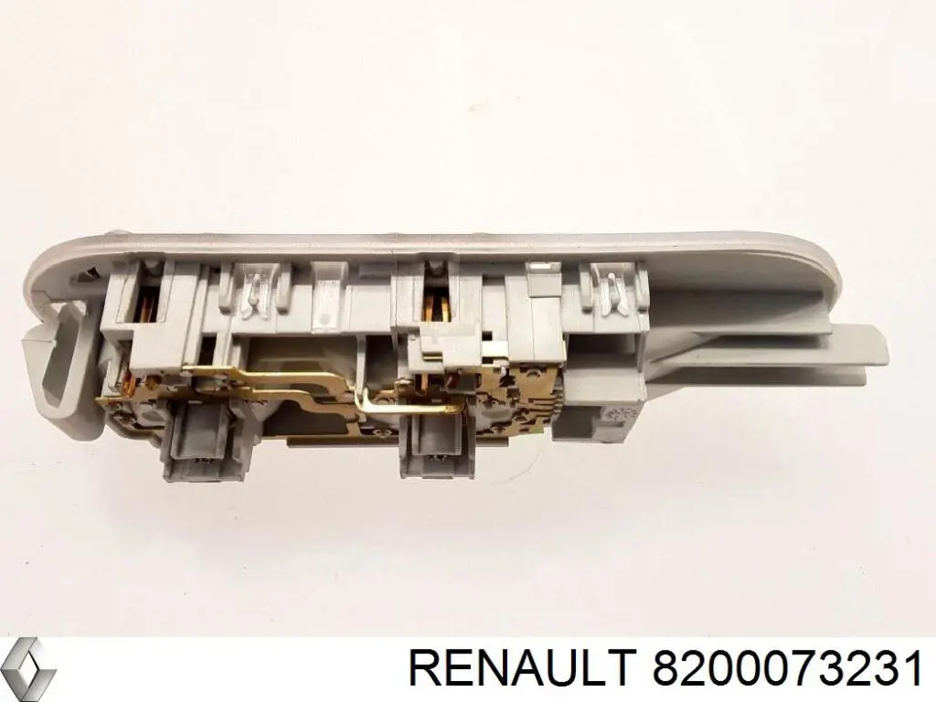 Luz de techo interior (cabina) 8200073231 Renault (RVI)