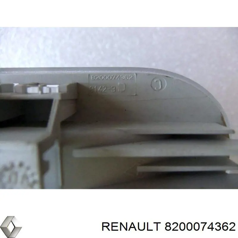 Luz interior trasera 8200074362 Renault (RVI)