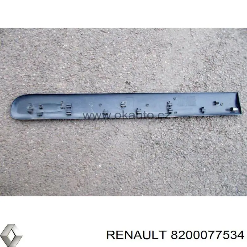 Moldura de la puerta delantera izquierda Renault (RVI) 8200077534