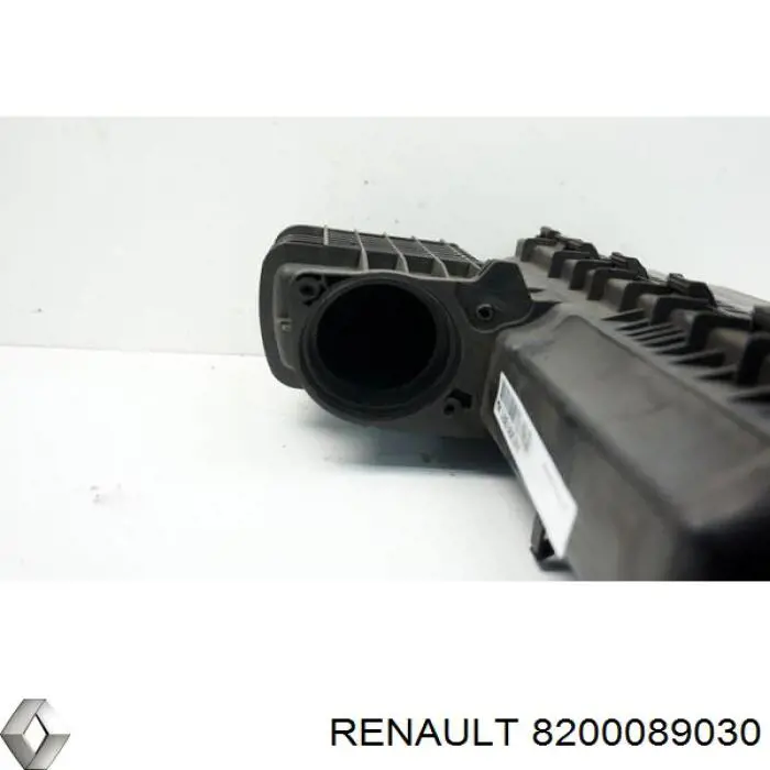 Caja del filtro de aire 8200089030 Renault (RVI)