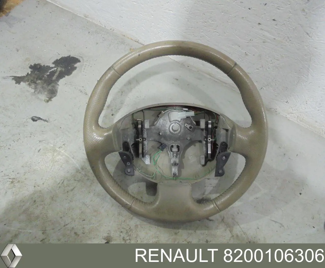 8200106306F Renault (RVI) volante