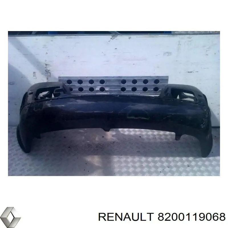 Paragolpes trasero Renault (RVI) 850108056R