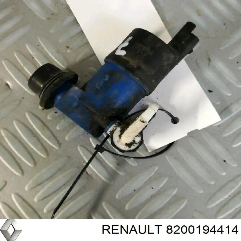Bomba de agua limpiaparabrisas, delantera 8200194414 Renault (RVI)