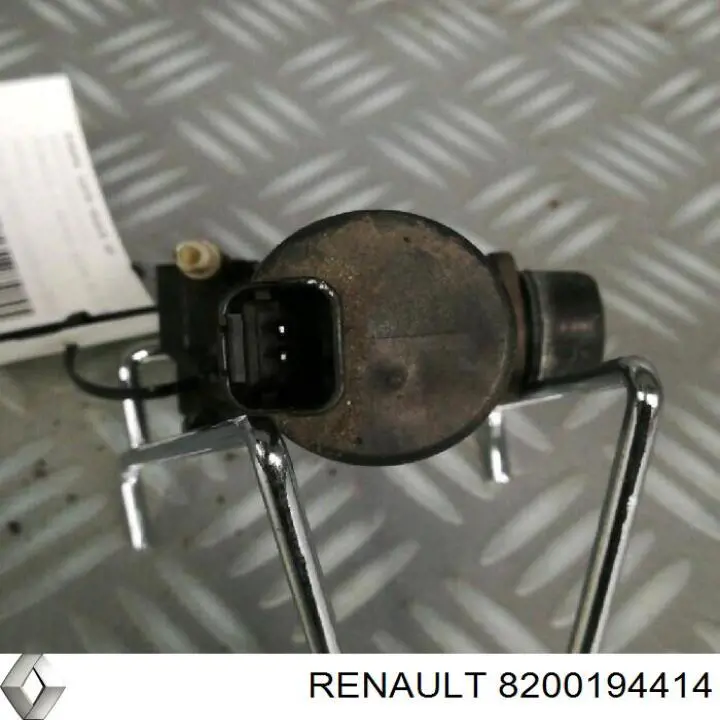 Bomba de limpiaparabrisas delantera Renault (RVI) 8200194414