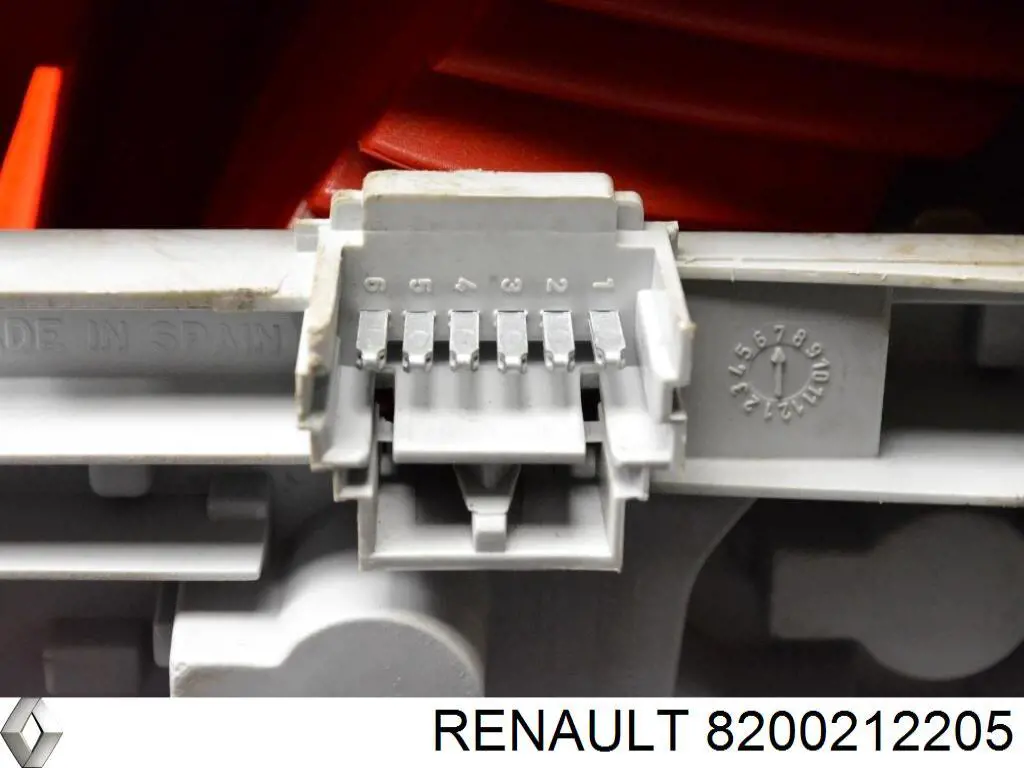Piloto trasero izquierdo 8200212205 Renault (RVI)