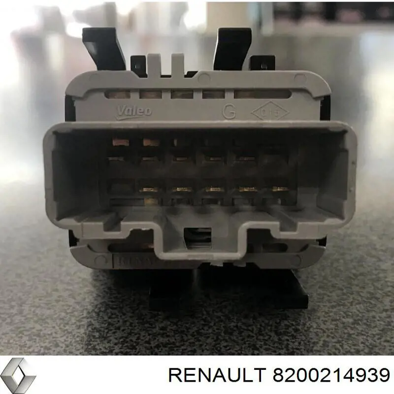 Botón de encendido del motor del elevalunas delantero izquierdo Renault (RVI) 8200214939