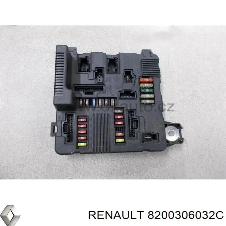 Caja fusibles Renault (RVI) 8200306032C precio, desde 77,14 EUR