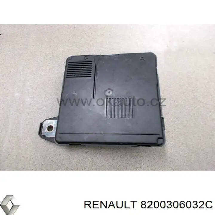 Caja de fusibles 8200306032C Renault (RVI)