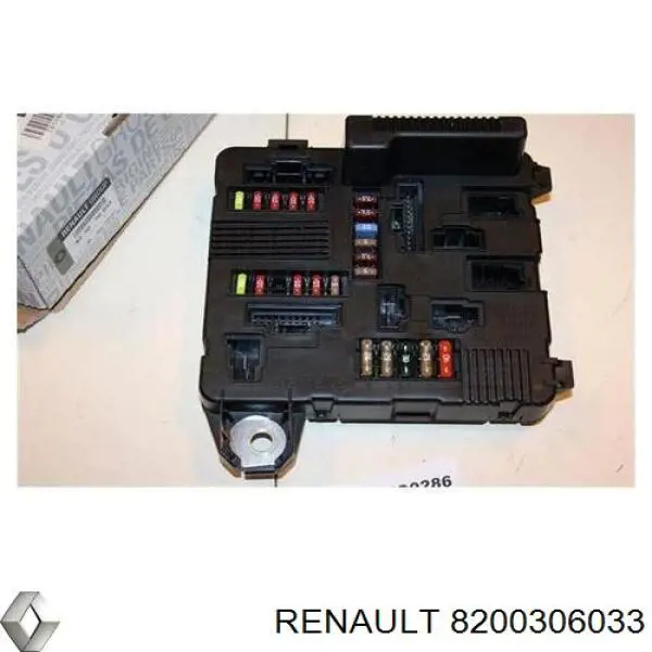 Comprar 8200306033 Renault (RVI) Caja de fusibles