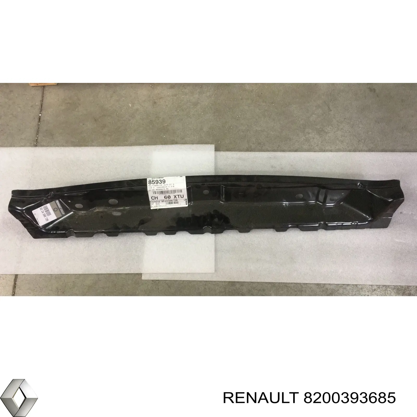 8200393685 Renault (RVI) Soporte de radiador completo (panel de montaje para foco)