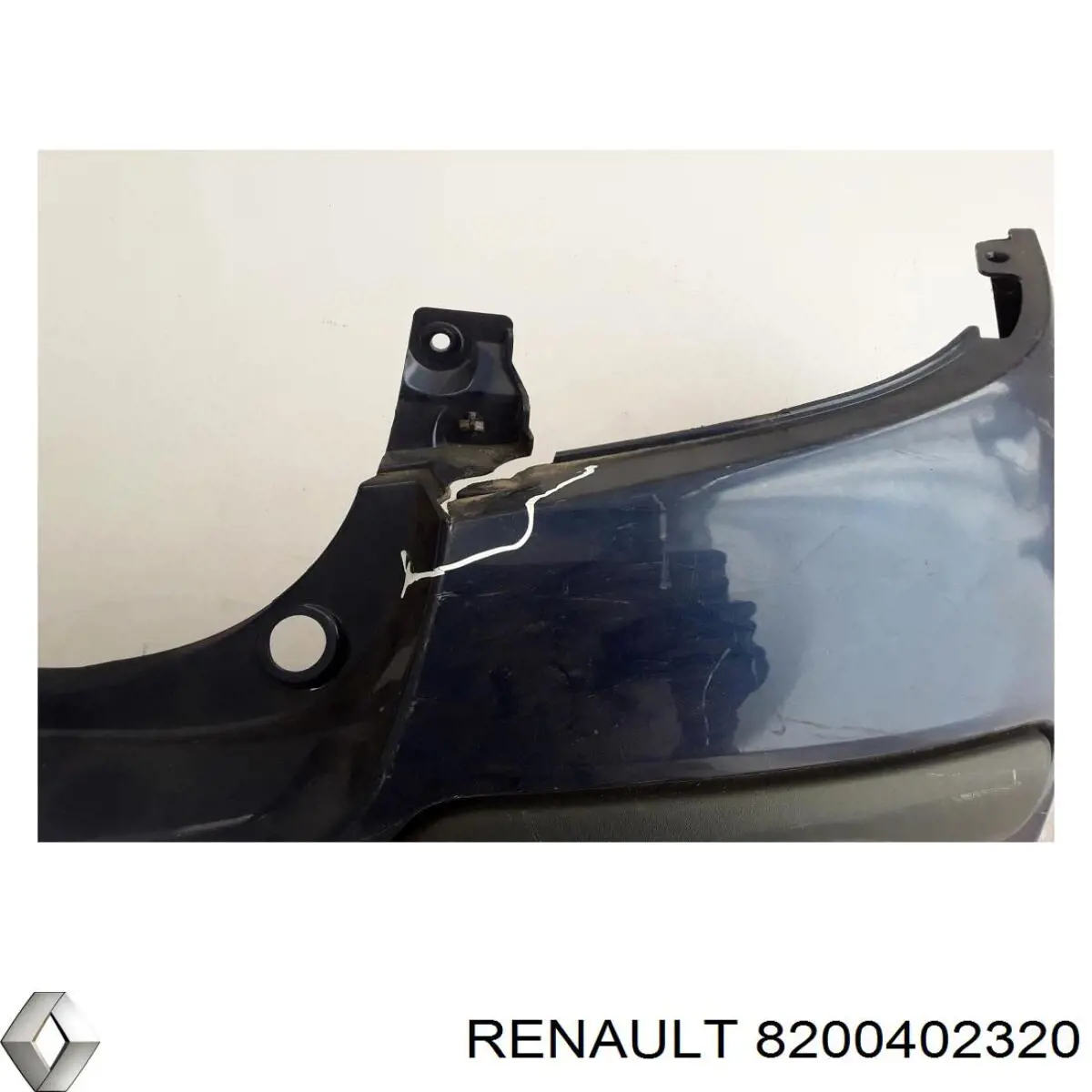 Parachoques trasero 7701208680 Renault (RVI)