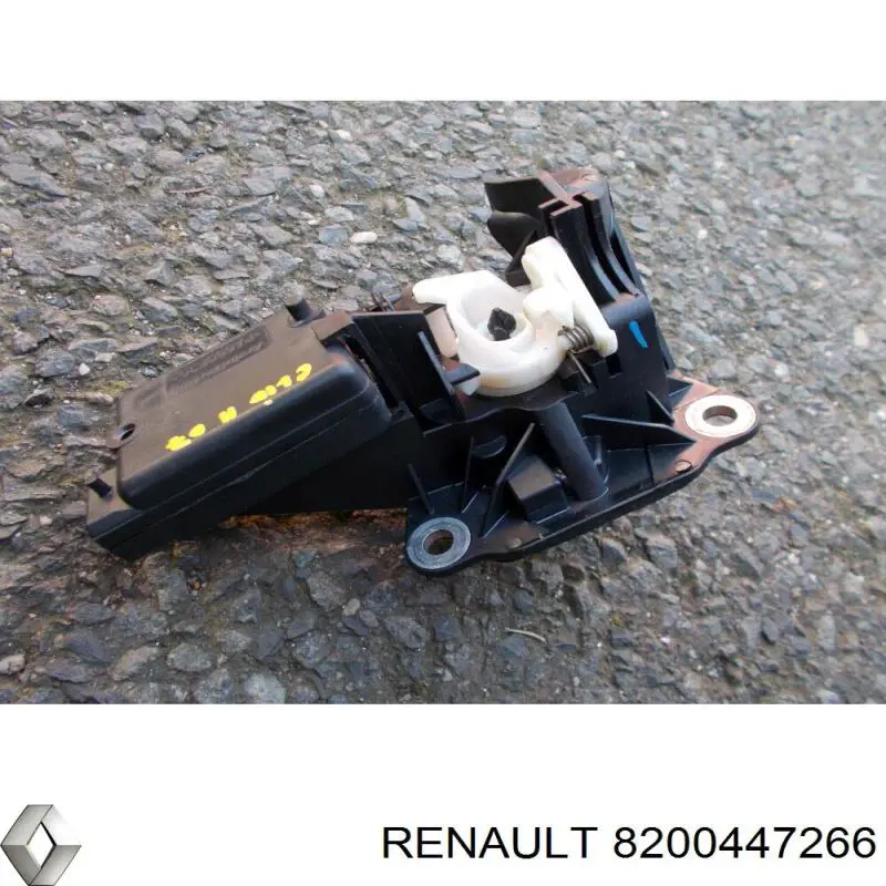 8200447266 Renault (RVI) boton de accion de bloqueo de la tapa maletero (3/5 puertas traseras)