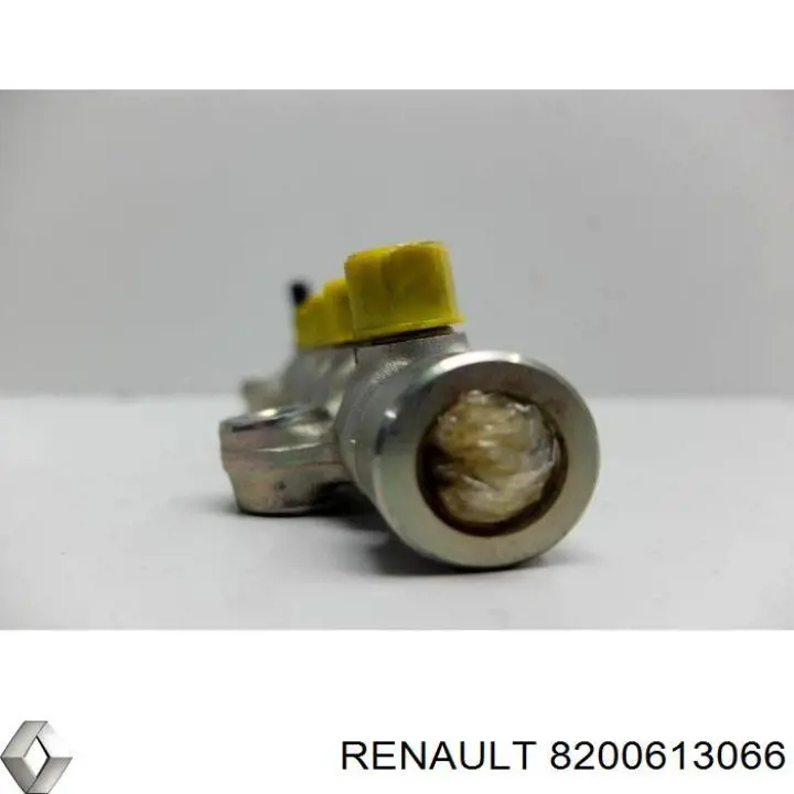 8200613066 Renault (RVI) Rampa de combustible