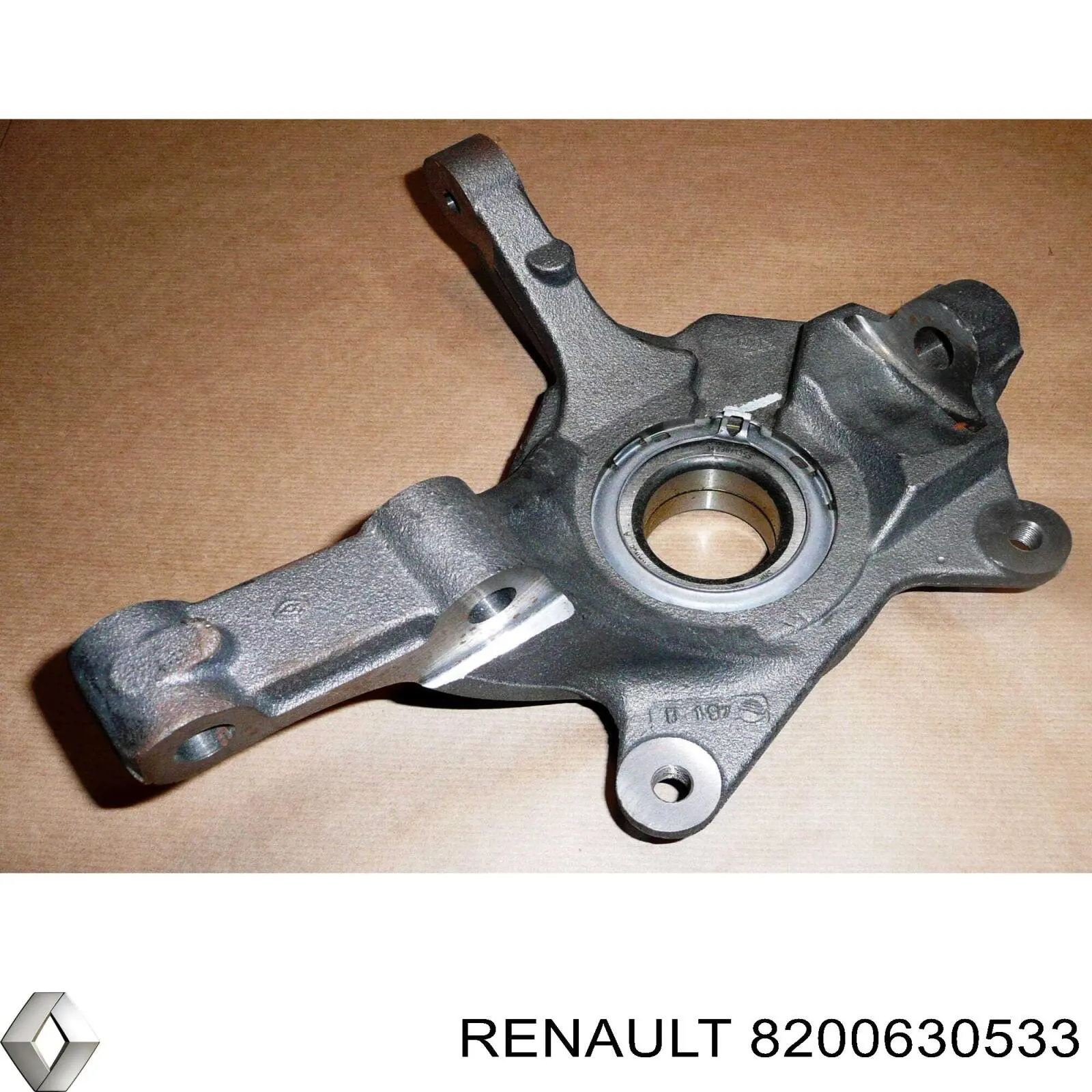 8200630533 Renault (RVI) muñón del eje, suspensión de rueda, delantero derecho