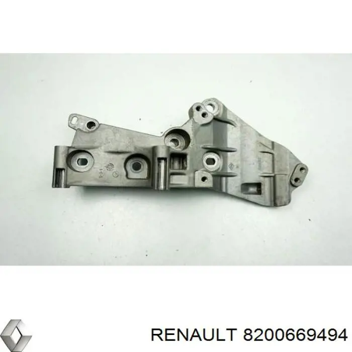 Soporte del alternador 8200669494 Renault (RVI)