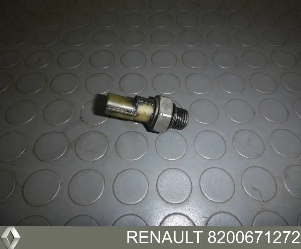 Sensor de presión de aceite 8200671272 Renault (RVI)