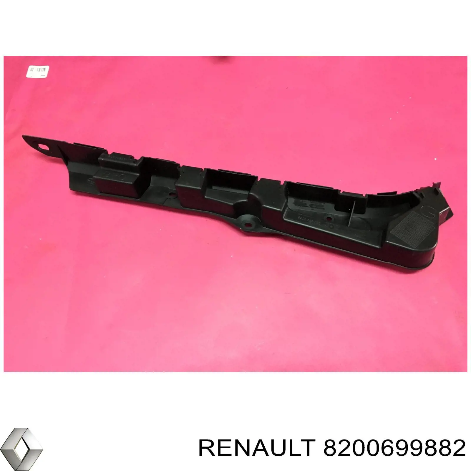 8200699882 Renault (RVI) Soporte exterior izquierdo del parachoques trasero