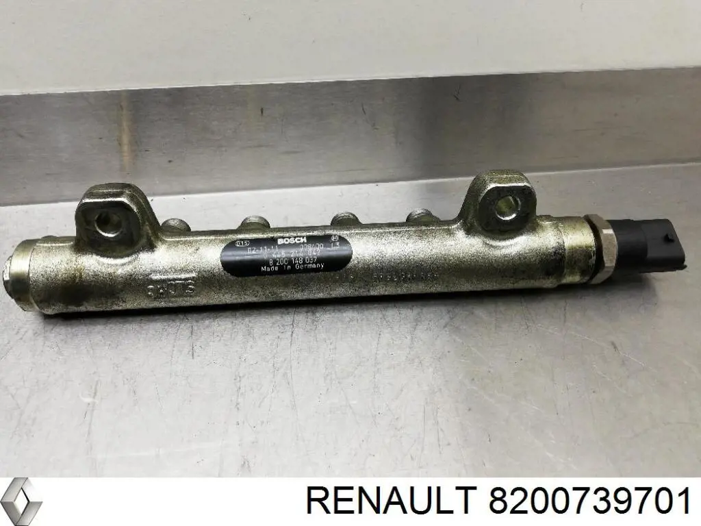 8200739701 Renault (RVI) tubo de combustible atras de las boquillas