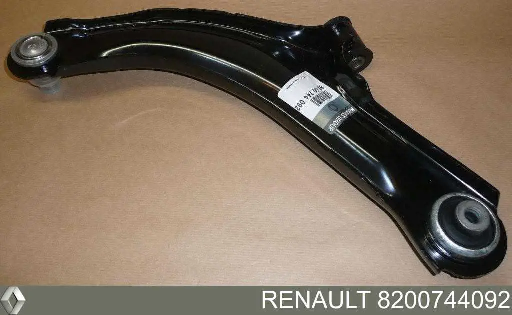 8200744092 Renault (RVI) Brazo inferior derecho de la suspensión delantera