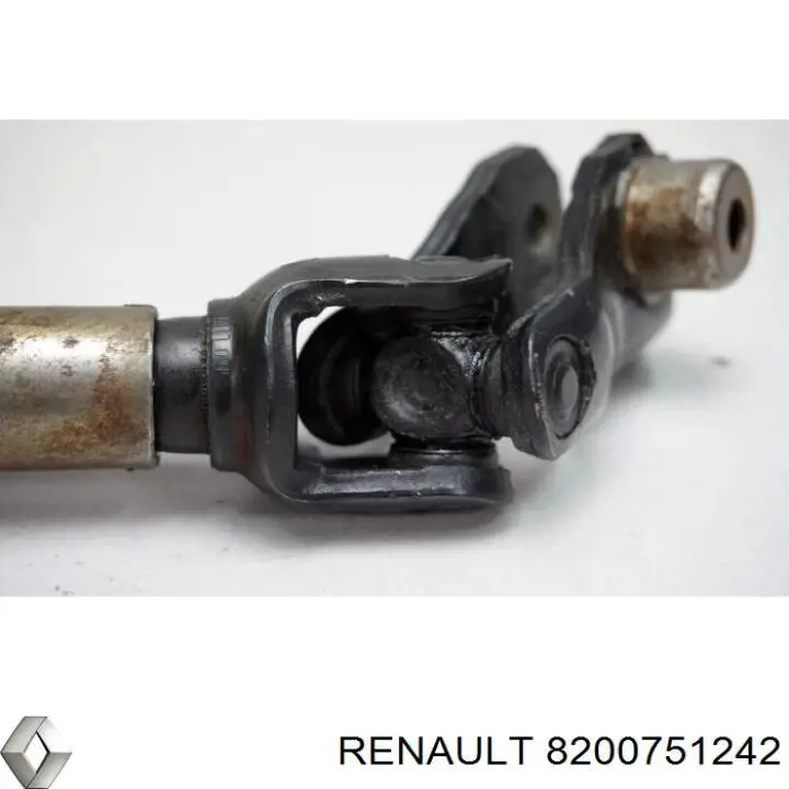 Comprar 8200751242 Renault (RVI) Cardán inferior de la columna de dirección
