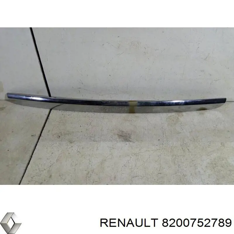 Comprar 8200752789 Renault (RVI) Moldura de la tapa del maletero