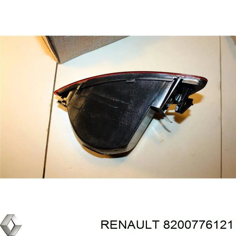 Comprar 8200776121 Renault (RVI) Luz antiniebla trasera derecha