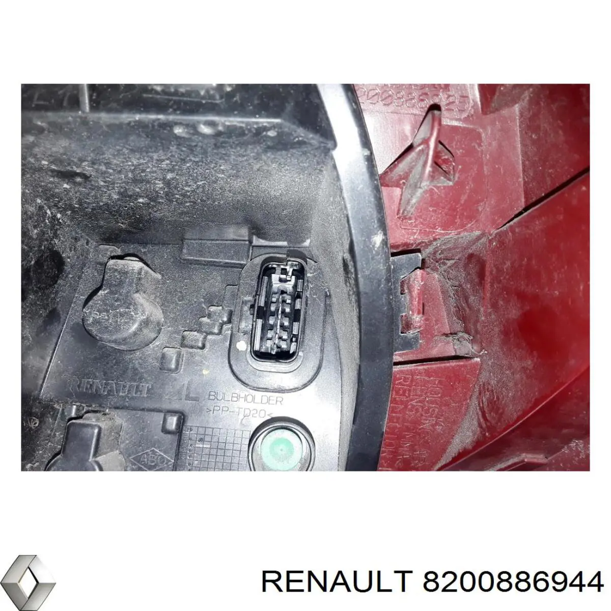 Piloto trasero izquierdo 8200886944 Renault (RVI)