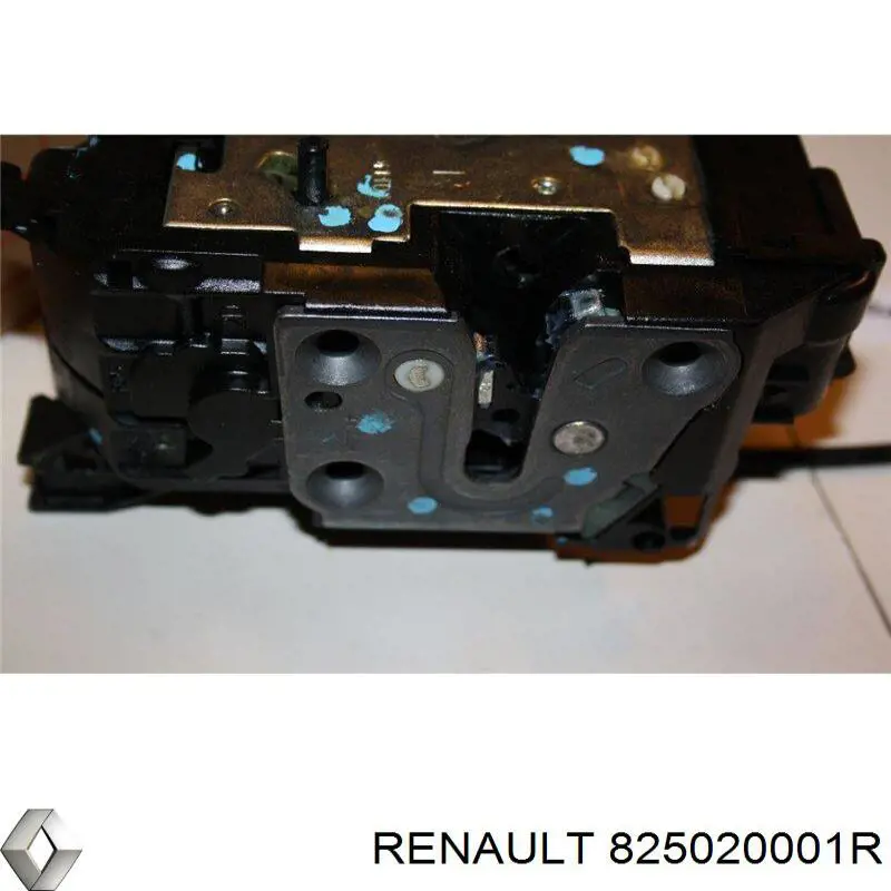 825020001R Renault (RVI)