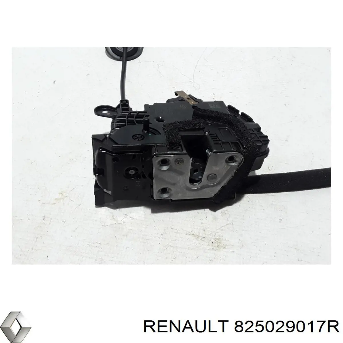 Comprar 825029017R Renault (RVI) Cerradura de la puerta trasera derecha