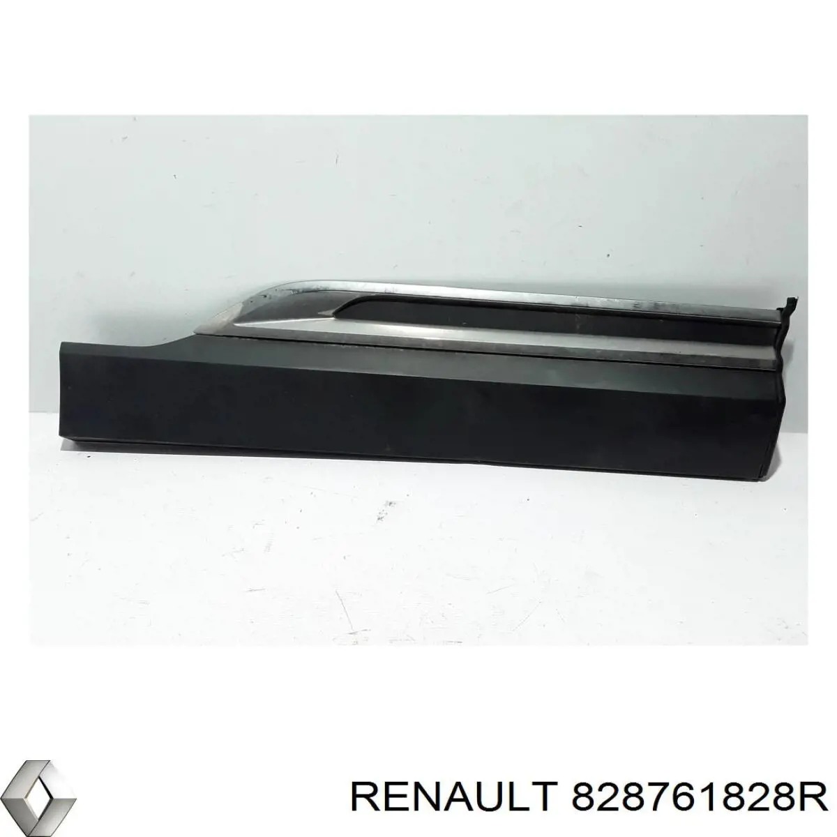 Moldura inferior de puerta trasera derecha 828761828R Renault (RVI)
