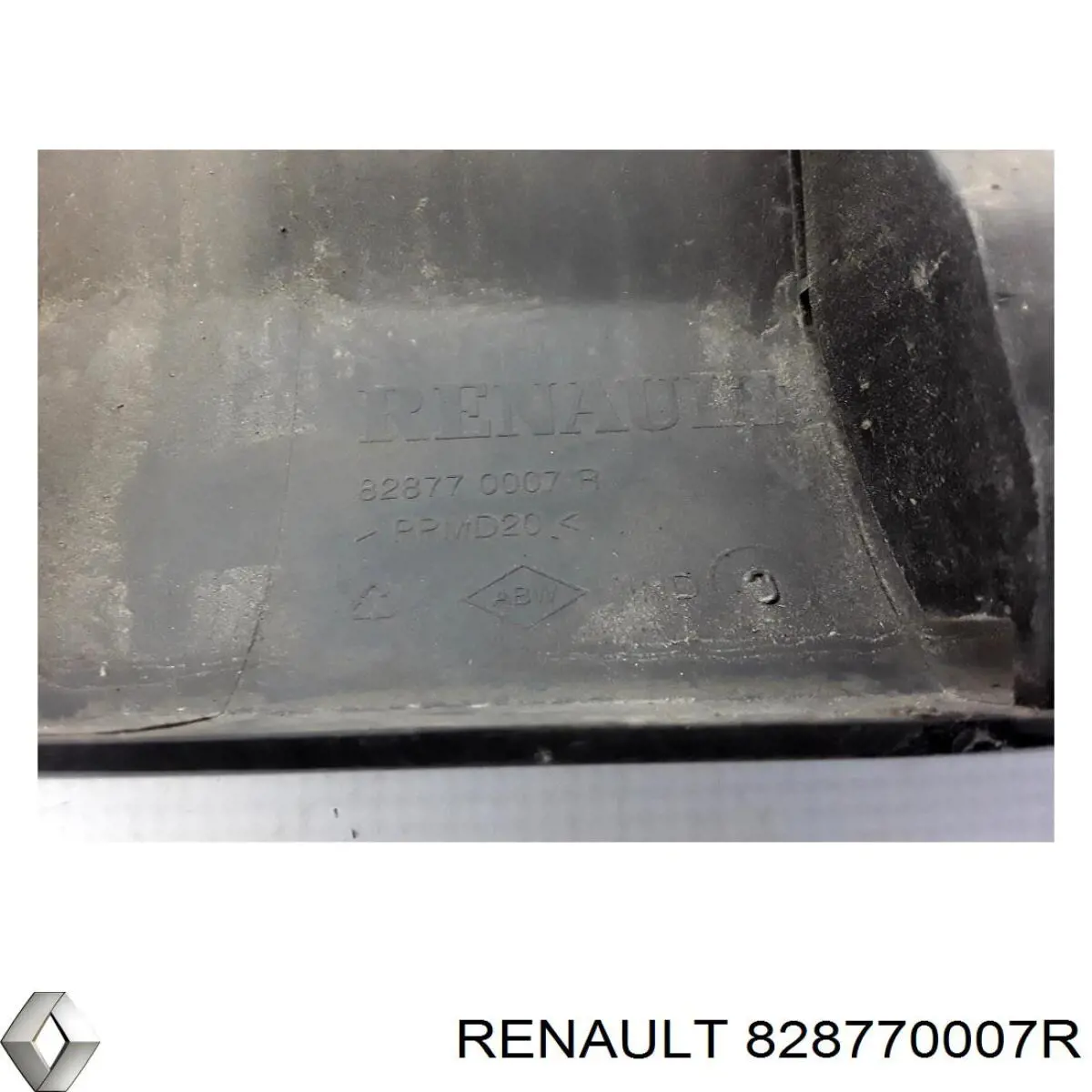 828770007R Renault (RVI) moldura puerta trasera izquierda