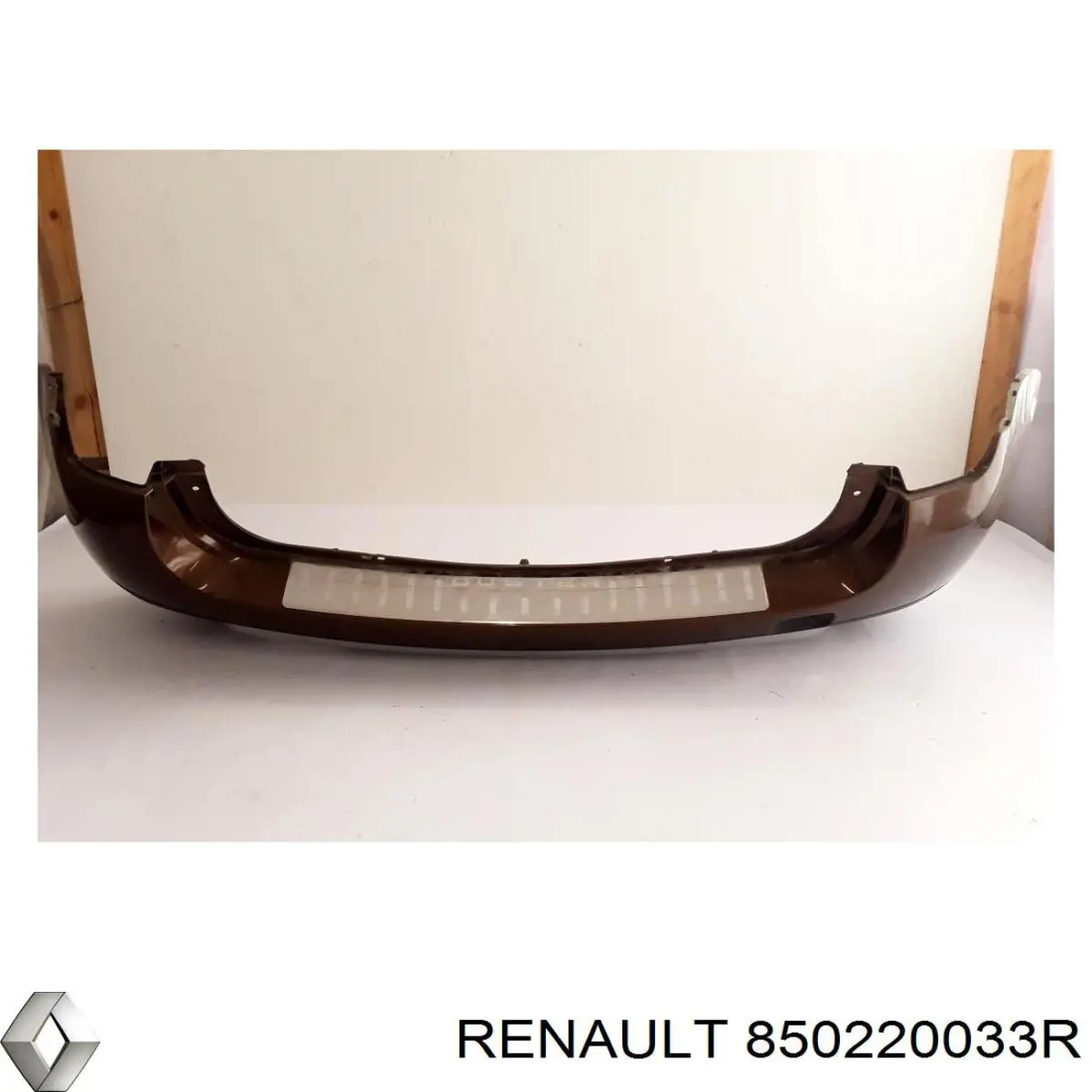 850220033R Renault (RVI) parachoques trasero
