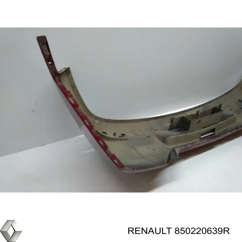 850220639R Renault (RVI) Defensa trasero