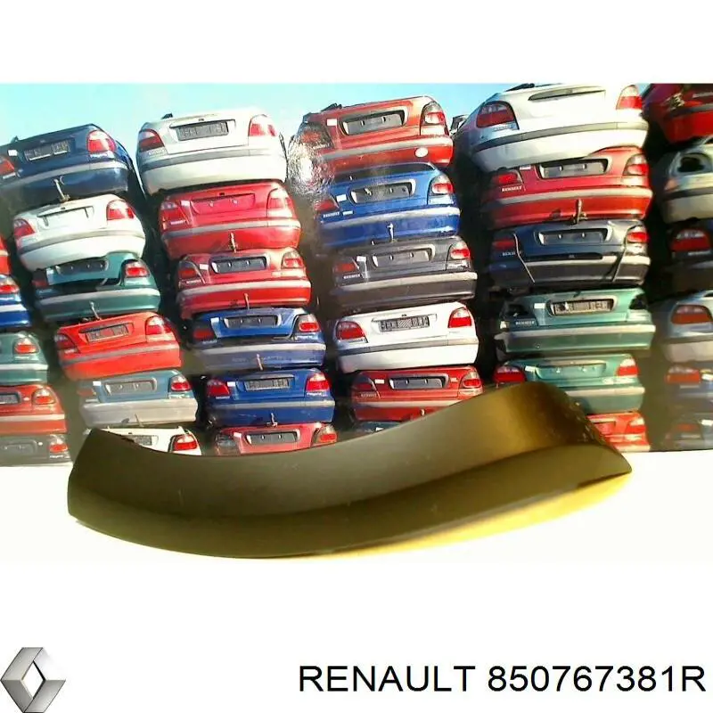 850767381R Renault (RVI) listón embellecedor/protector, parachoques trasero derecho