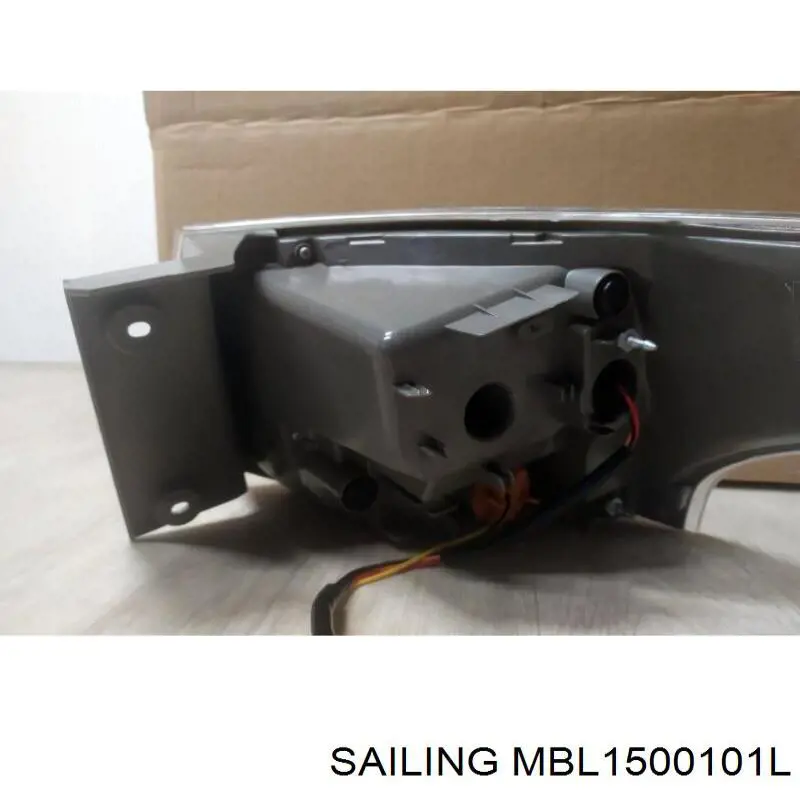 MBL1500101L Sailing piloto posterior izquierdo