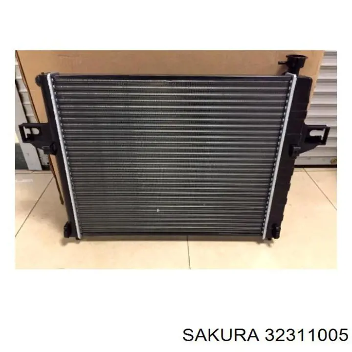 32311005 Sakura radiador refrigeración del motor